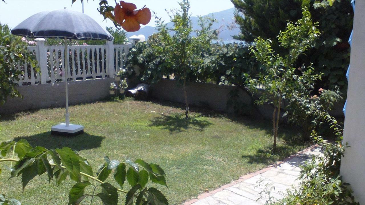 Villa Iris Vrasná Buitenkant foto