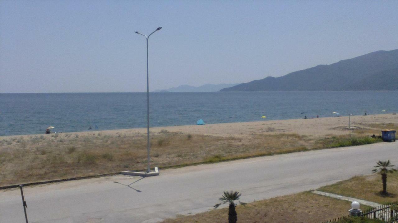 Villa Iris Vrasná Buitenkant foto